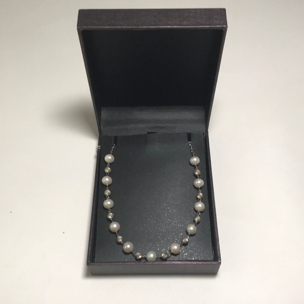 Authentic pearl necklace